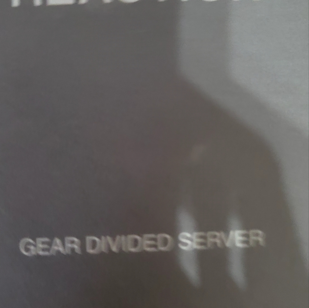 Kenneth Cole Reaction Divided Server - Picture 6 of 11